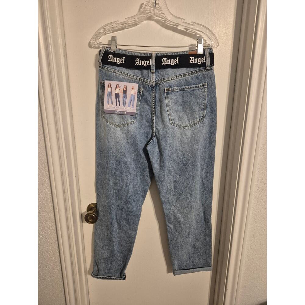Simple Society NWT High Rise Distressed Mom Jeans | Angel Belt | Light Wash - Picture 3 of 15